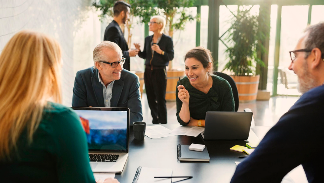 Como melhorar a comunicação entre as equipes de marketing e vendas