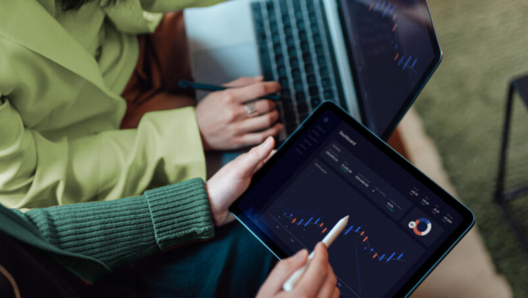 Como personalizar abordagens de venda para diferentes perfis de clientes no mercado imobiliário